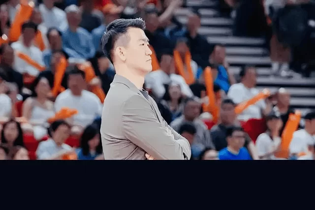 死板用人迷信布朗错失赢球良机，两大外援回归广厦客场恐一胜难求_上海队_比赛_指导